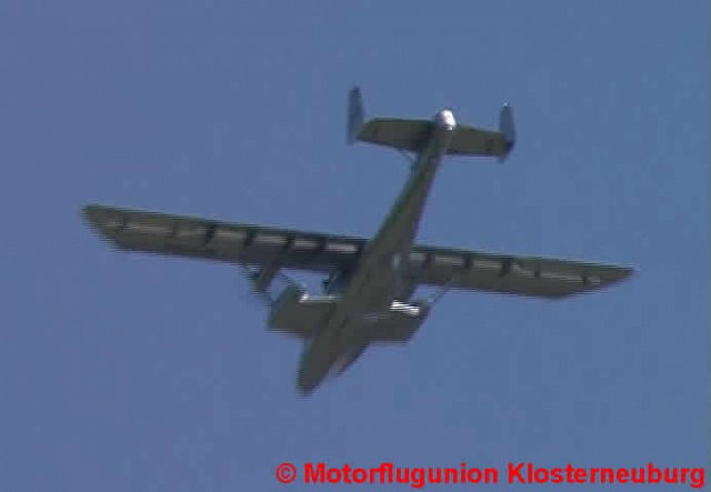 Landung der Dornier DO 24 in Klosterneuburg - Organisator war die Motorflugunion Klosterneuburg unter der Leitung von Gustav Z. Holdosi
